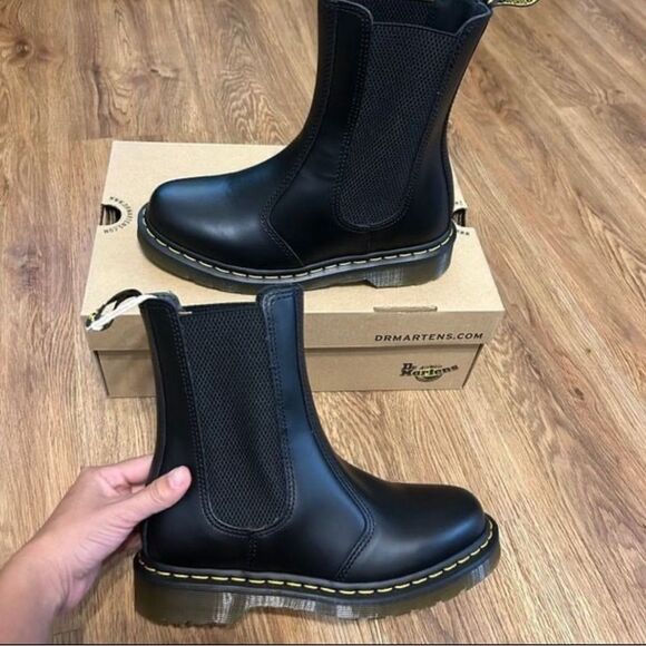 DR MARTENS 2976 black leather Chelsea bootswomen’s 9 new without box. - Picture 8 of 8